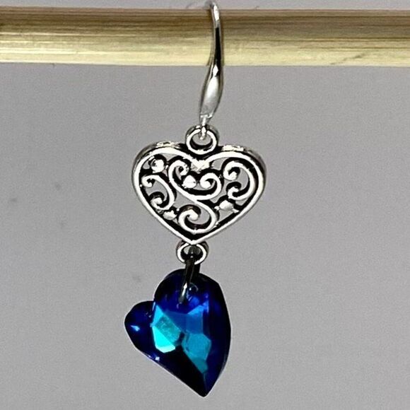AUJ2 Sterling Silver & Crystal Heart Dangles - Picture 6 of 9